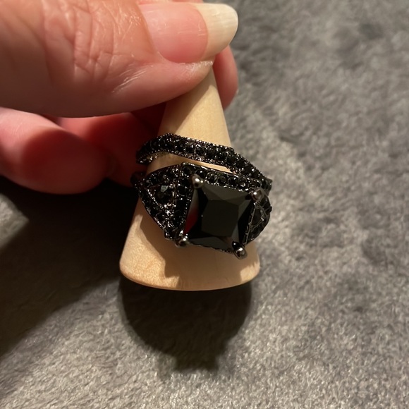 Ring & Guard 2 pc Black Cubic Zirconia Sz 9 Beautiful - Picture 3 of 13